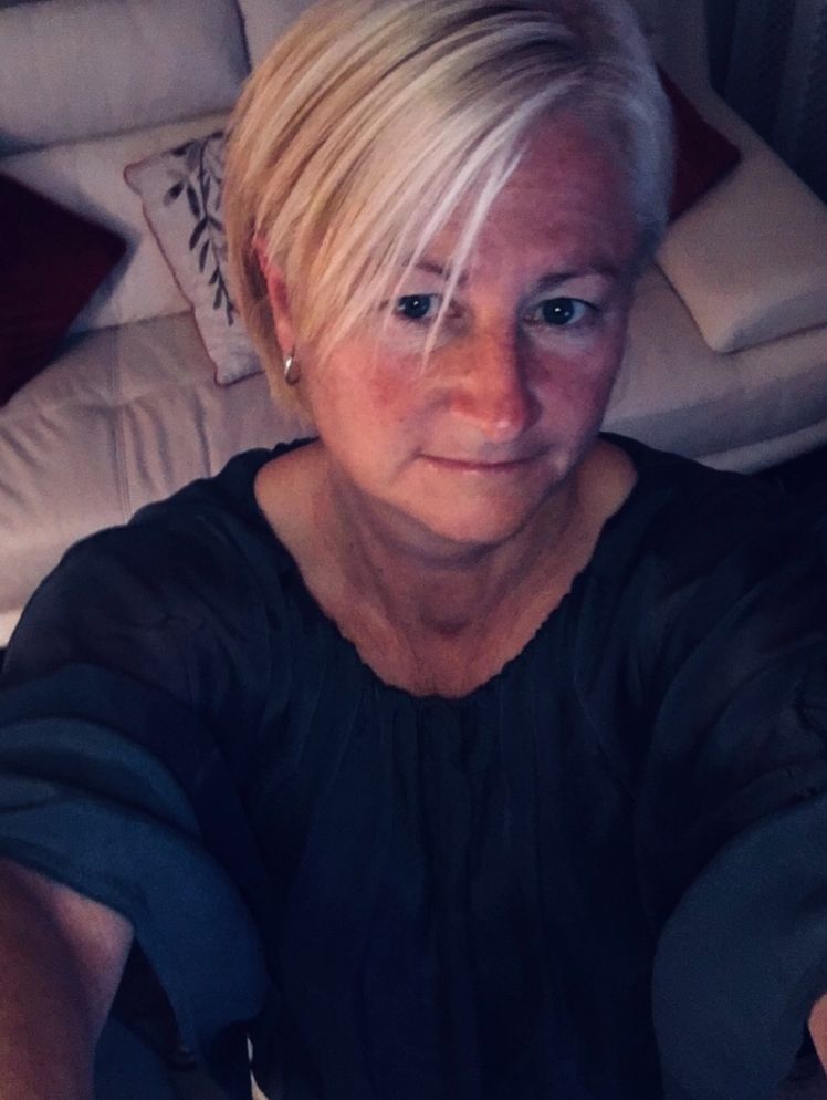 Julie_1593